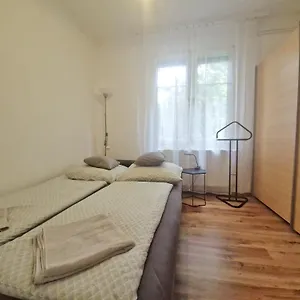 clarissa-apartman-eger.egerhotels.net/